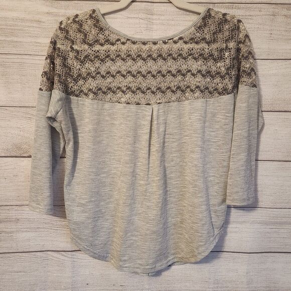 6/$30 Miss Me Womens Long Sleeve Boho Embellished Top Size S Gray - Picture 9 of 9